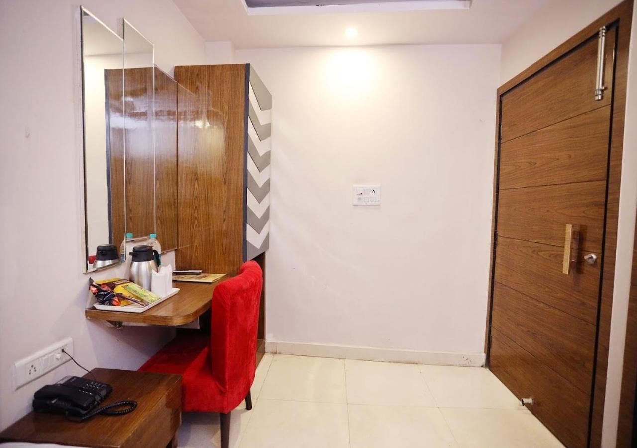 Hotel Jai Balaji, Paharganj, New Delhi Railway Station Esterno foto